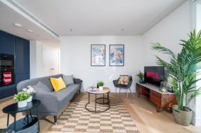 2 Bedroom Westfield Apartment Near Central London